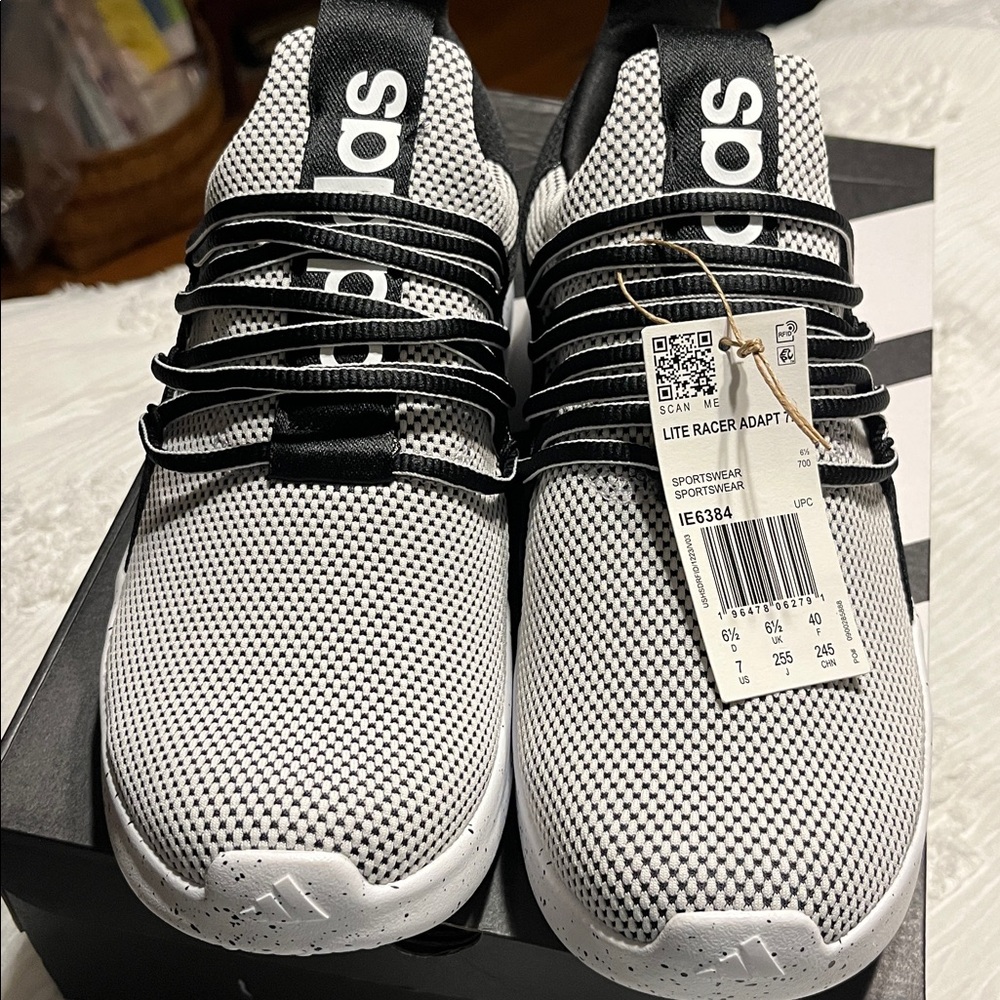 Adidas Lite Racer Adapt 7.0 K in Black. Brand New!